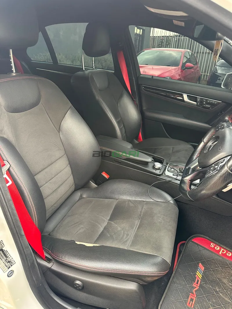 2013 Mercedes-Benz C200 Avantgrande 1.8L Petrol Sedan, photo 6