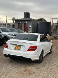 2013 Mercedes-Benz C200 Avantgrande 1.8L Petrol Sedan, photo 4