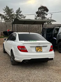 2013 Mercedes-Benz C200 Avantgrande 1.8L Petrol Sedan, photo 3