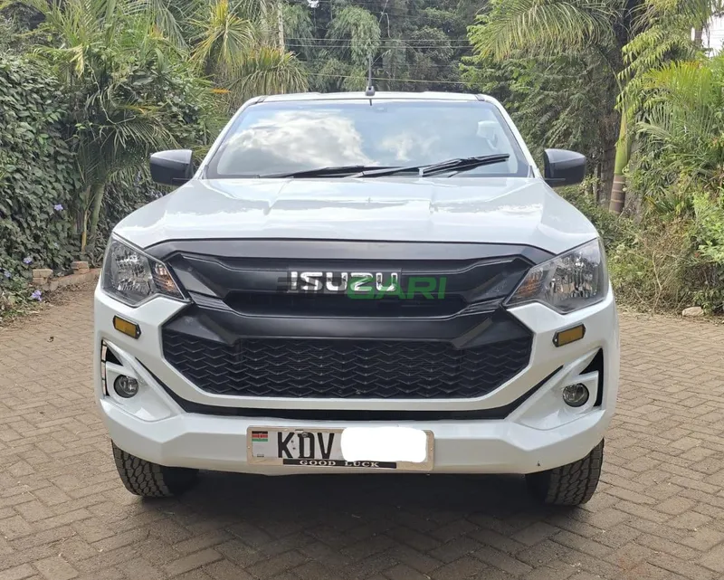 2025 Isuzu DMAX Local 2L Diesel Pickup, photo 2