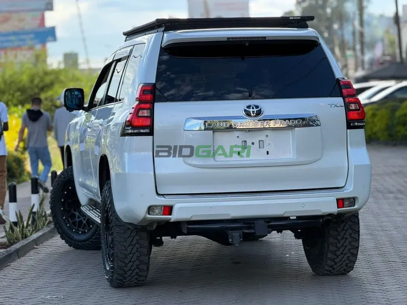 2019 Toyota Land Cruiser Prado TX-L Petrol SUV, photo 3