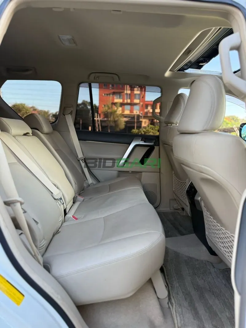 2019 Toyota Land Cruiser Prado TX-L Petrol SUV, photo 6