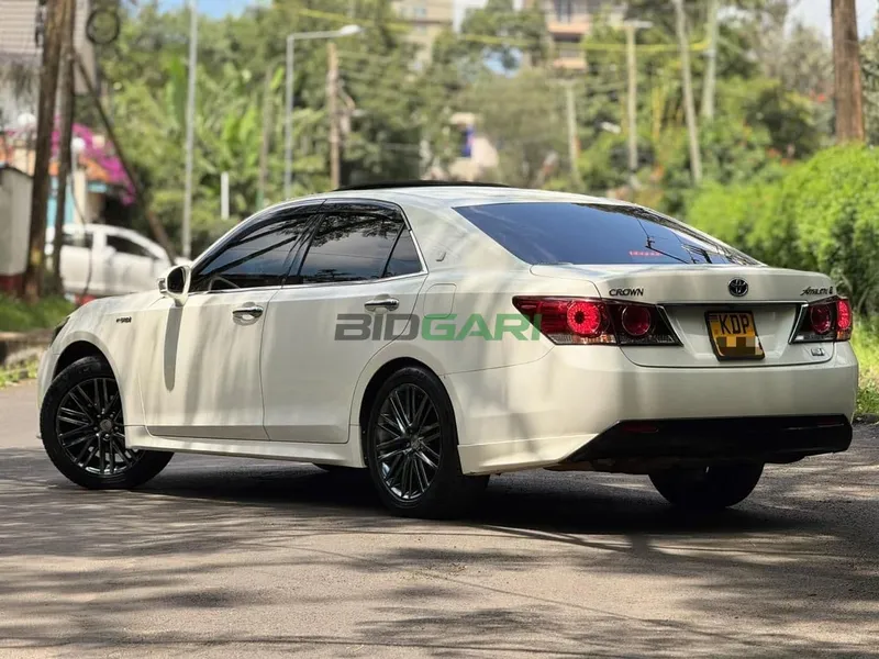 2017 Toyota Crown Athlete 2.5L Petrol Sedan, photo 4