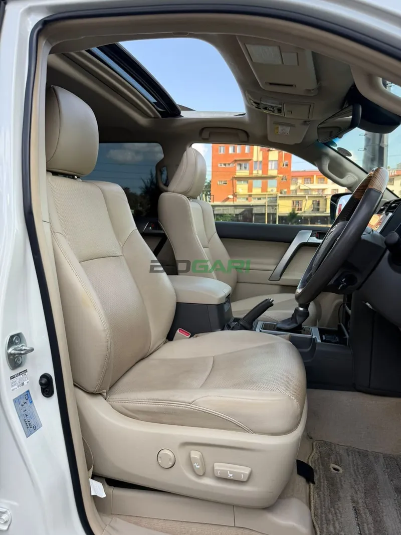 2022 Toyota Land Cruiser Prado TX-L Petrol SUV, photo 7