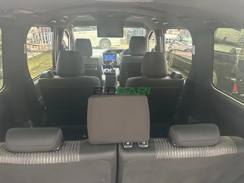 2019 Toyota Voxy ZS GRADE 2L Petrol MPV, photo 10