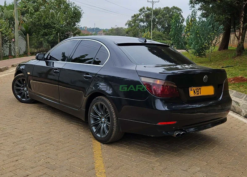 2004 BMW 520i M SPORT (E60) 2.2L Petrol Sedan, photo 2