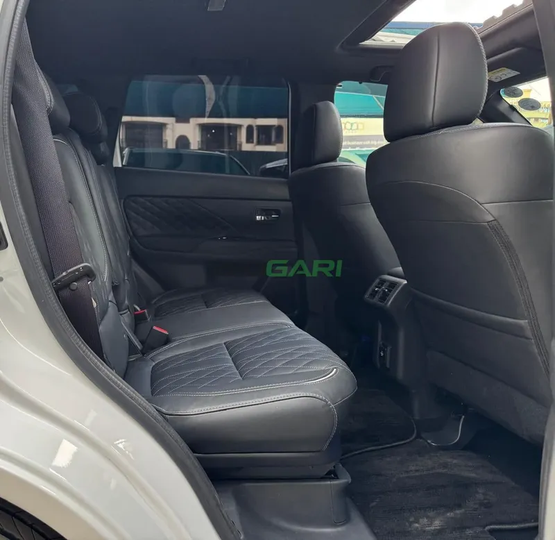2019 Mitsubishi Outlander PHEV 2.4L Petrol SUV, photo 8