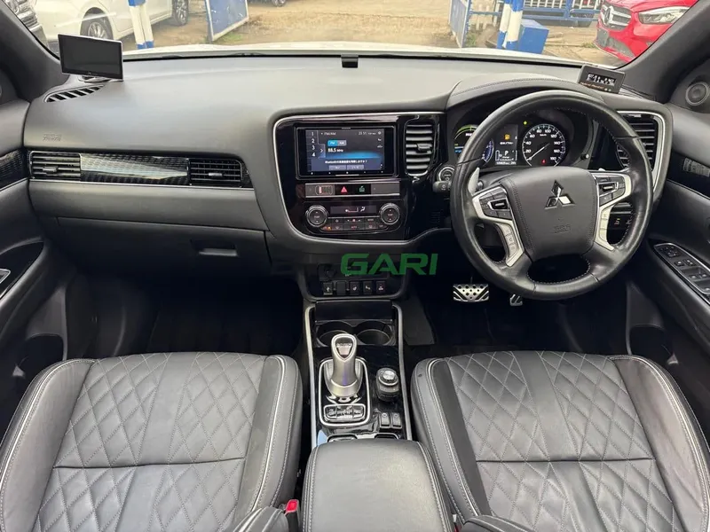 2019 Mitsubishi Outlander PHEV 2.4L Petrol SUV, photo 9