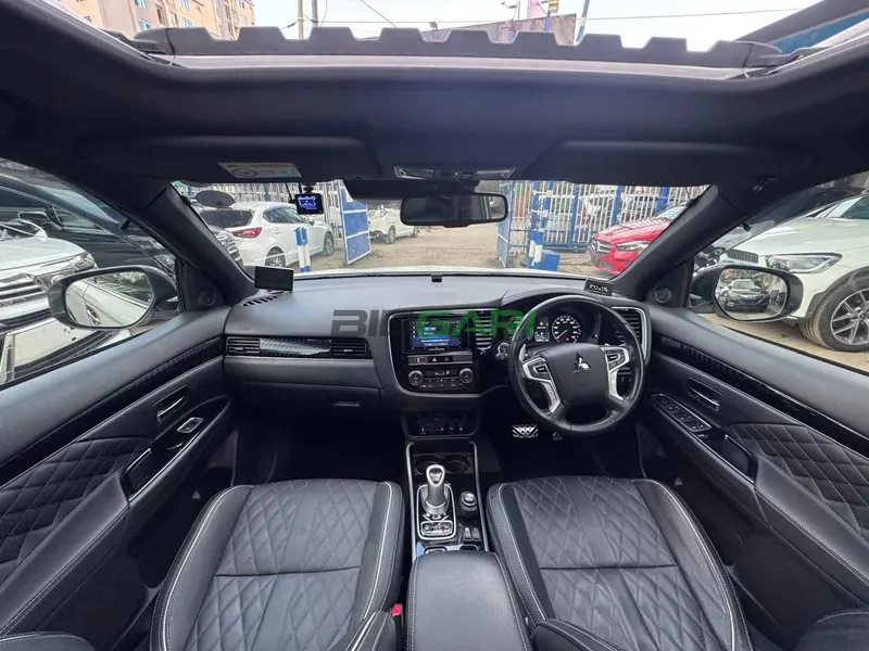 2019 Mitsubishi Outlander PHEV 2.4L Petrol SUV, photo 7