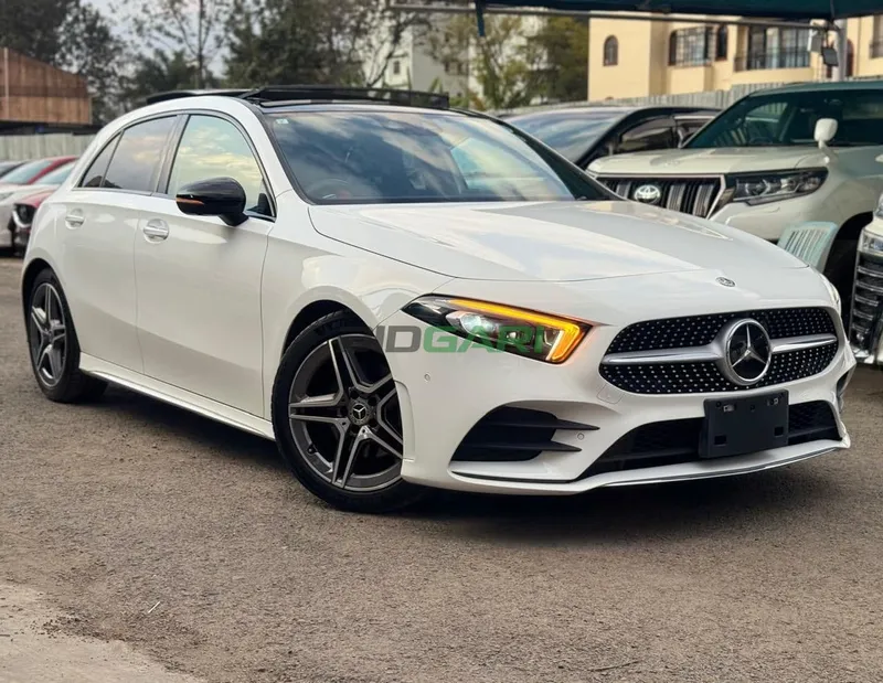 2019 Mercedes-Benz A180 1.3L Petrol Hatchback, photo 2