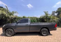2017 Toyota Hilux 2.5L Diesel Pickup, photo 8
