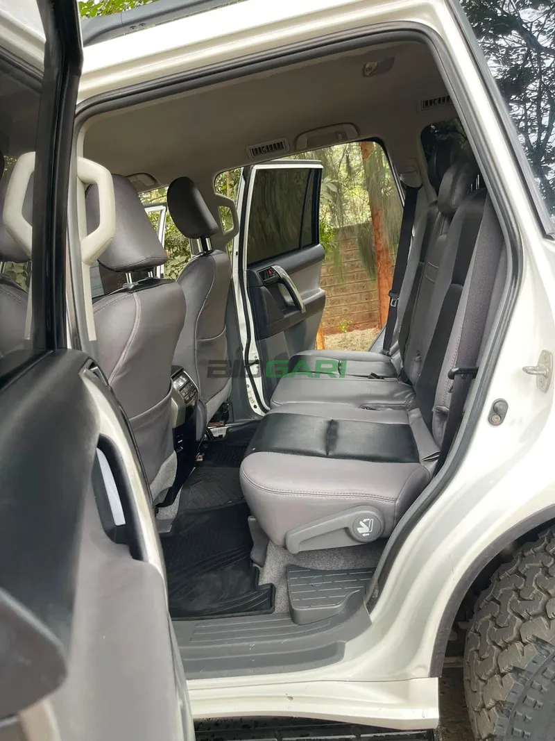 2016 Toyota Land Cruiser Prado GXL 3L Diesel SUV, photo 6