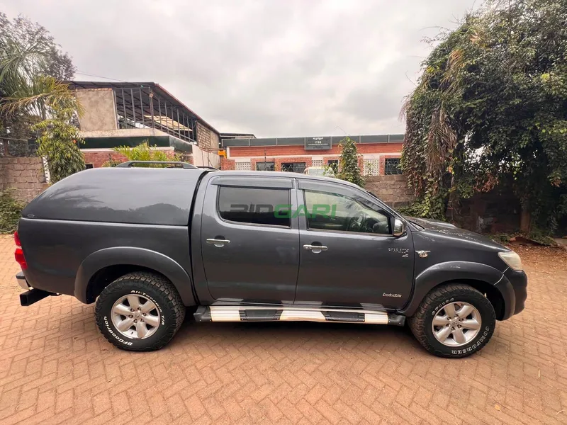 2012 Toyota Hilux Double Cab 3L Diesel SUV, photo 3