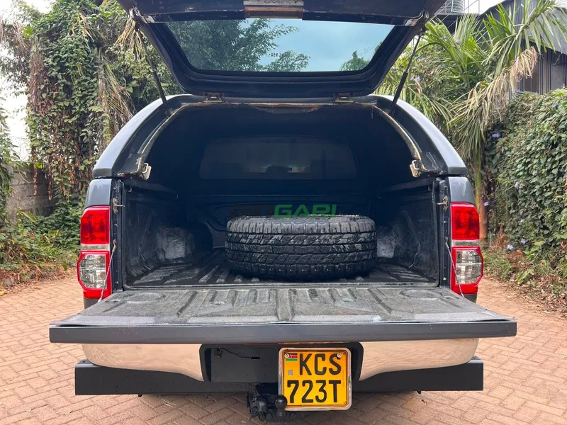 2012 Toyota Hilux Double Cab 3L Diesel SUV, photo 10