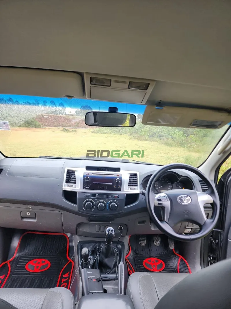 2015 Toyota Hilux Double Cab 2.5L Diesel Pickup, photo 9