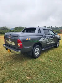 2015 Toyota Hilux Double Cab 2.5L Diesel Pickup, photo 3