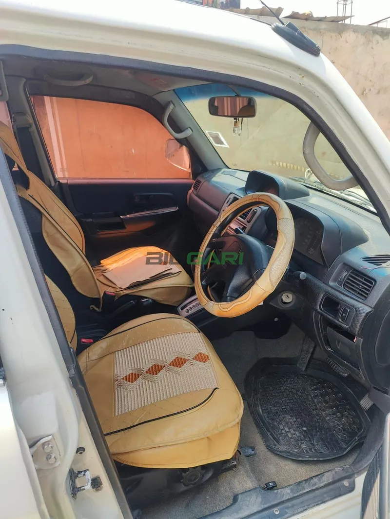2000 Mitsubishi Pajero IO 2L Petrol SUV, photo 5