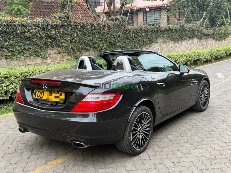 2014 Mercedes-Benz SLK 2L Petrol Convertible, photo 2