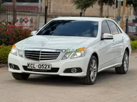 2010 Mercedes-Benz E350 Petrol Sedan, main photo