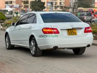 2010 Mercedes-Benz E350 Petrol Sedan, photo 4