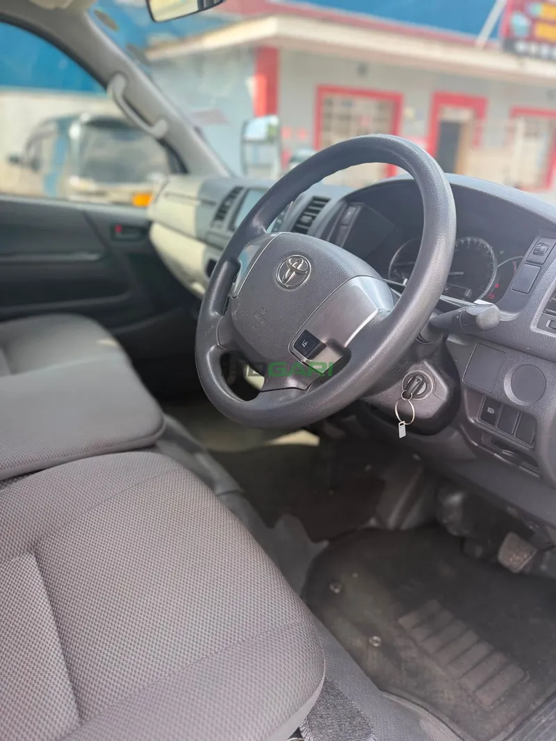2019 Toyota Hiace 2L Petrol Van, photo 8