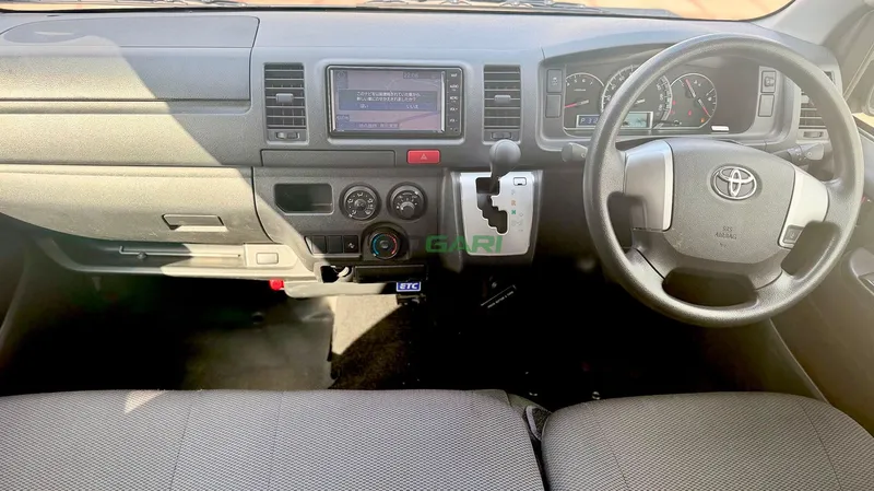 2019 Toyota Hiace 2L Petrol Van, photo 5