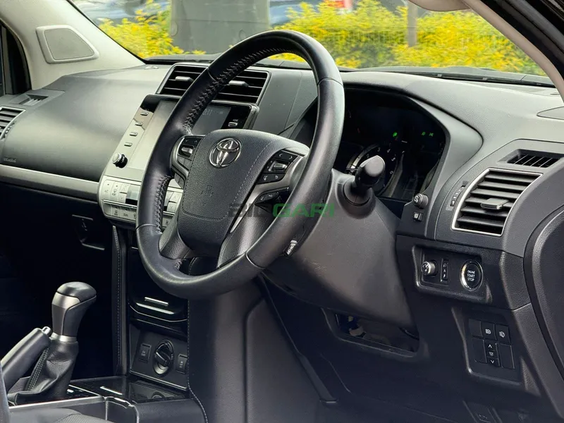 2021 Toyota Land Cruiser Prado Petrol SUV, photo 7