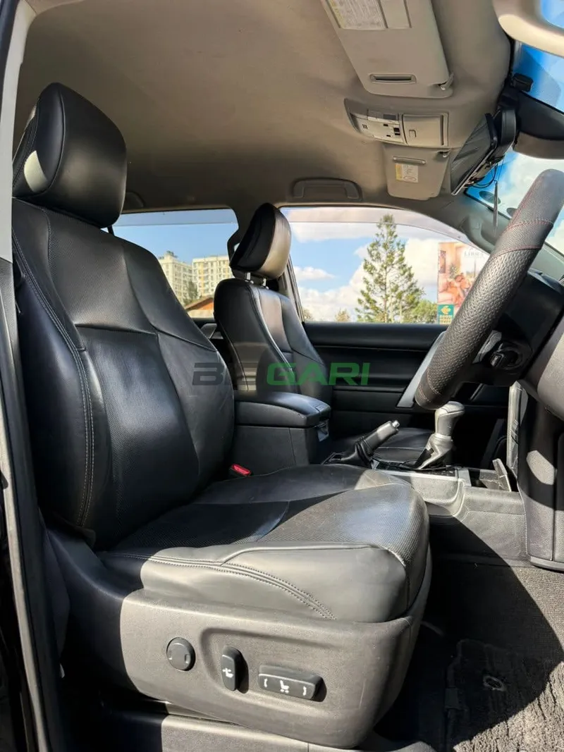 2019 Toyota Land Cruiser Prado TX-L Petrol SUV, photo 4