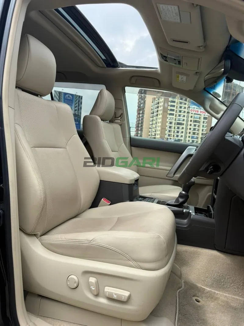 2023 Toyota Land Cruiser Prado TX-L Petrol SUV, photo 8