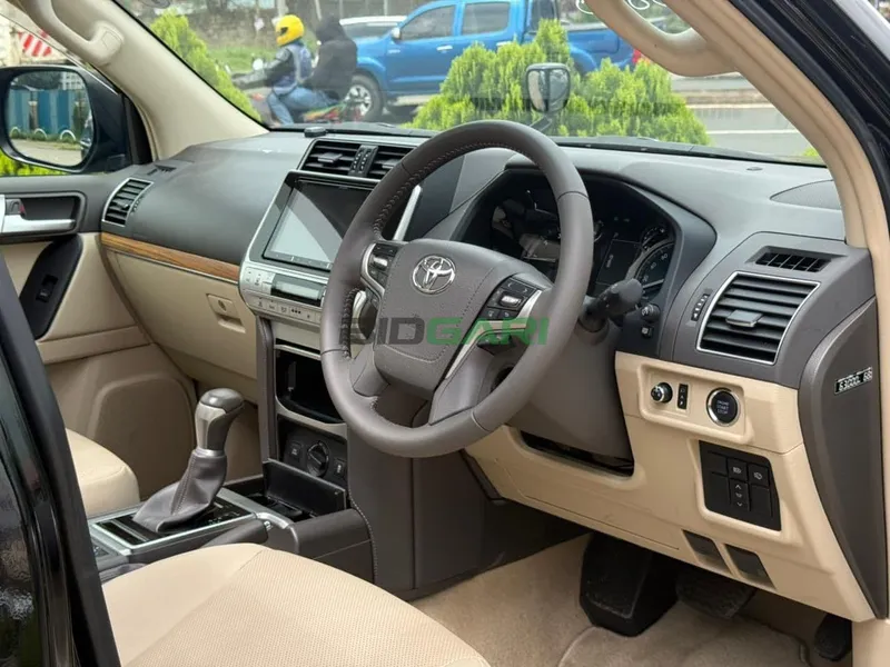 2023 Toyota Land Cruiser Prado TX-L Petrol SUV, photo 5