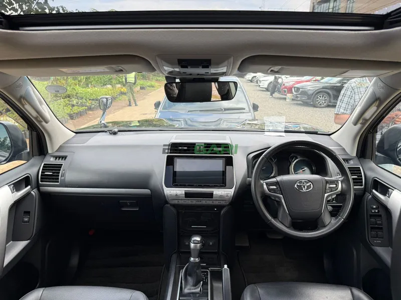 2021 Toyota Land Cruiser Prado Petrol SUV, photo 8