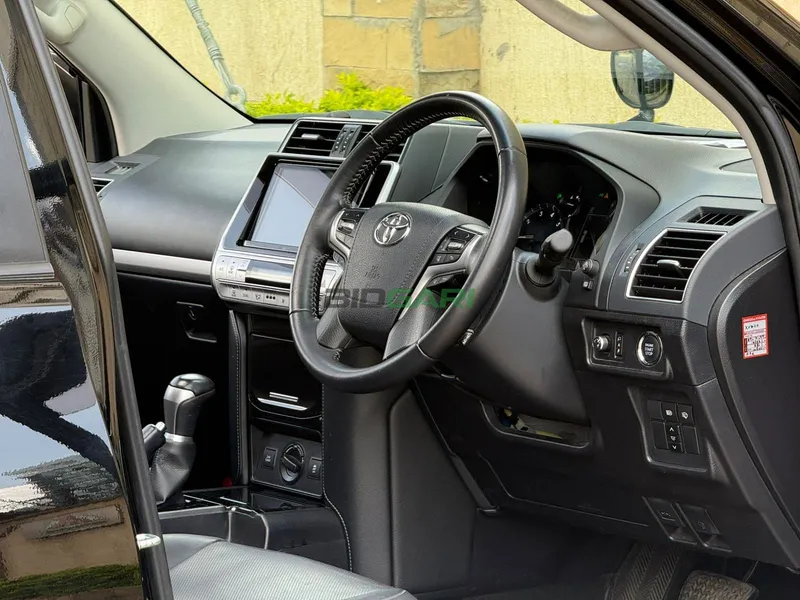 2021 Toyota Land Cruiser Prado Petrol SUV, photo 7