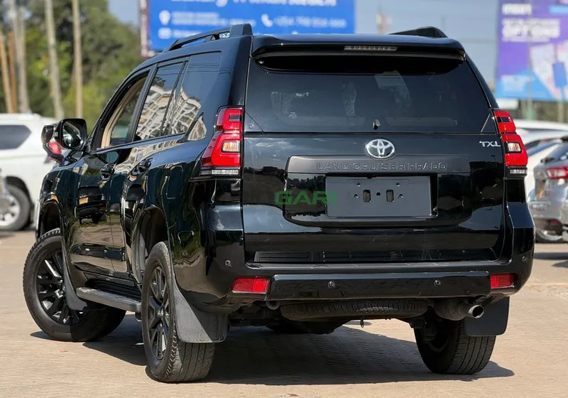 2023 Toyota Land Cruiser Prado TX-L 70TH ANNIVERSARY Petrol SUV, photo 2