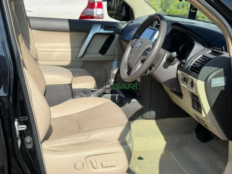 2023 Toyota Land Cruiser Prado TX-L 70TH ANNIVERSARY Petrol SUV, photo 8