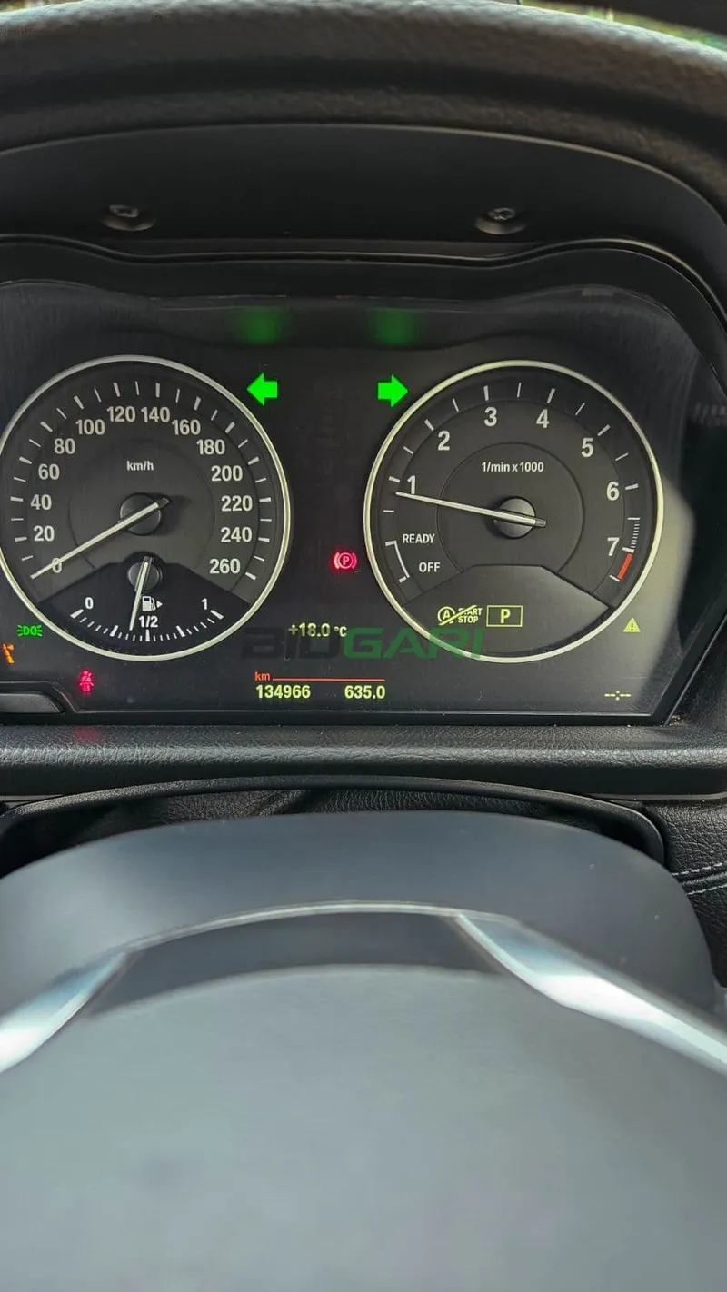 2015 BMW 218i 1.5L Petrol Hatchback, photo 9