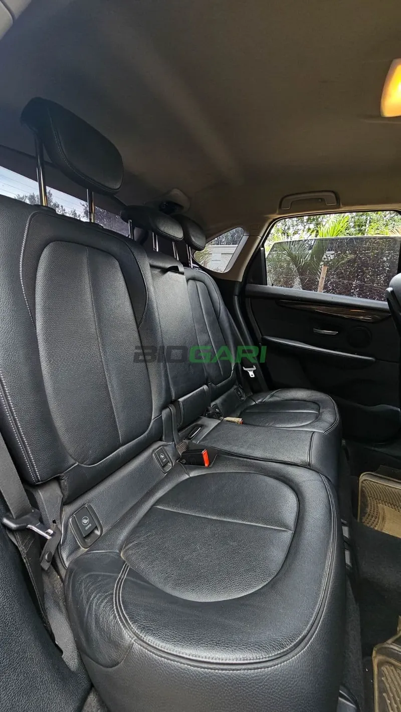 2015 BMW 218i 1.5L Petrol Hatchback, photo 7