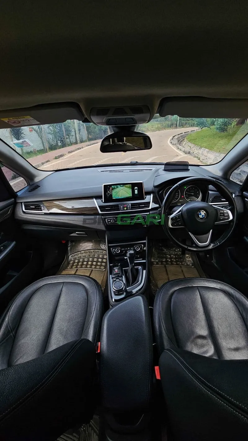 2015 BMW 218i 1.5L Petrol Hatchback, photo 8