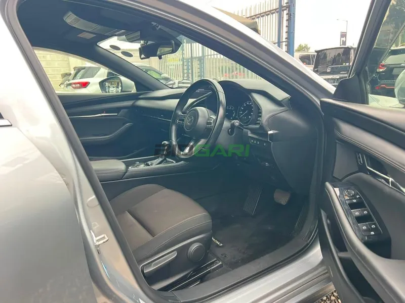 2019 Mazda 3 1.5L Petrol Hatchback, photo 6