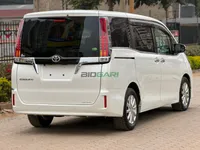 2019 Toyota Esquire Petrol MPV, photo 3