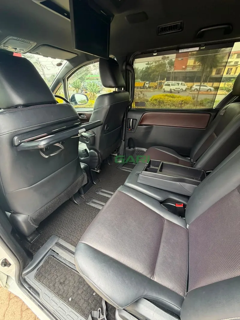 2019 Toyota Esquire Petrol MPV, photo 4