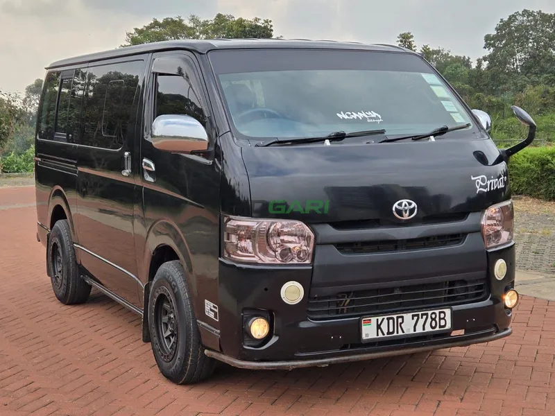 2018 Toyota Hiace Super GL 3L Diesel Van, photo 2