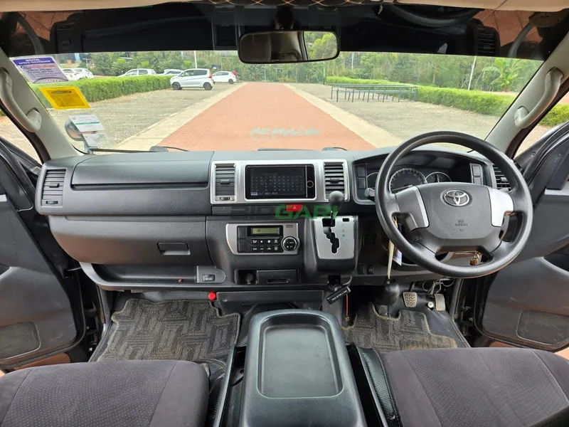 2018 Toyota Hiace Super GL 3L Diesel Van, photo 12