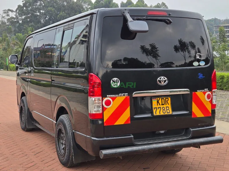 2018 Toyota Hiace Super GL 3L Diesel Van, photo 3