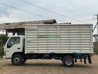 2009 Isuzu NPR Diesel Truck, photo 4