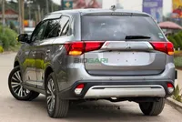 2019 Mitsubishi Outlander Petrol SUV, photo 3