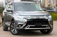 2019 Mitsubishi Outlander Petrol SUV, photo 2