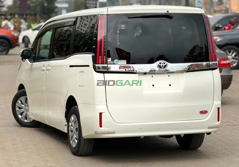 2020 Toyota Noah Petrol MPV, photo 3