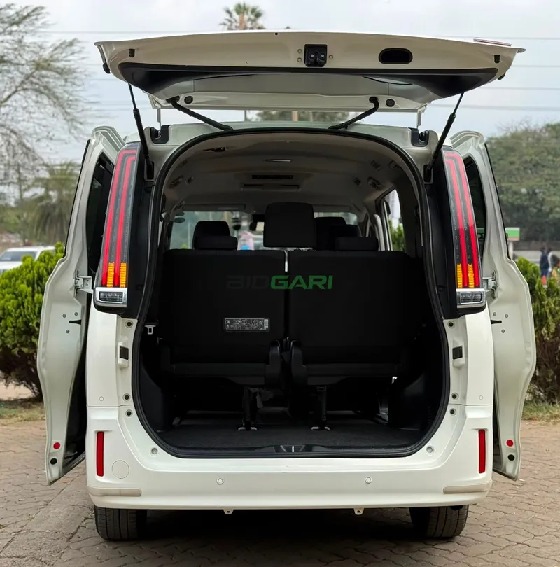 2020 Toyota Noah Petrol MPV, photo 4