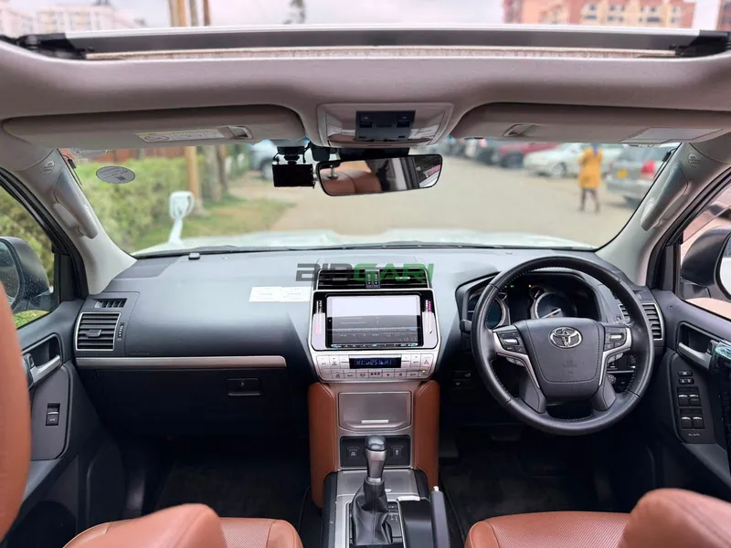 2021 Toyota Land Cruiser Prado Petrol SUV, photo 5