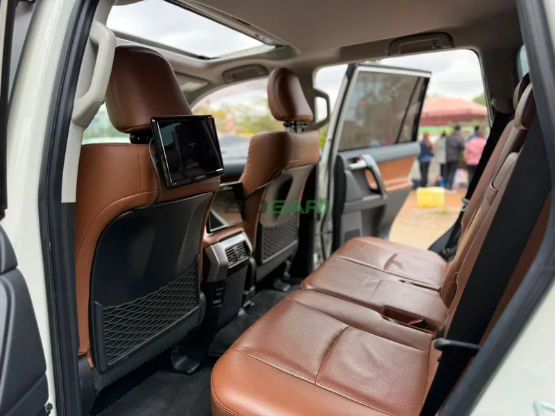 2021 Toyota Land Cruiser Prado Petrol SUV, photo 6